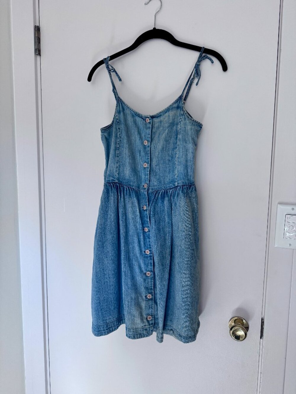 Ralph Lauren Polo light wash Denim Sleeveless Button Front Tie Strap dress